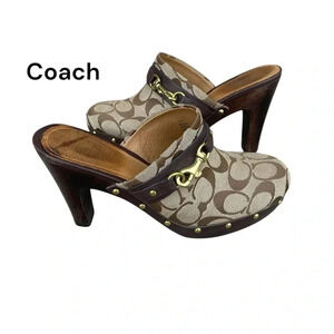 Coach Vintage healed clogs SZ 7 B